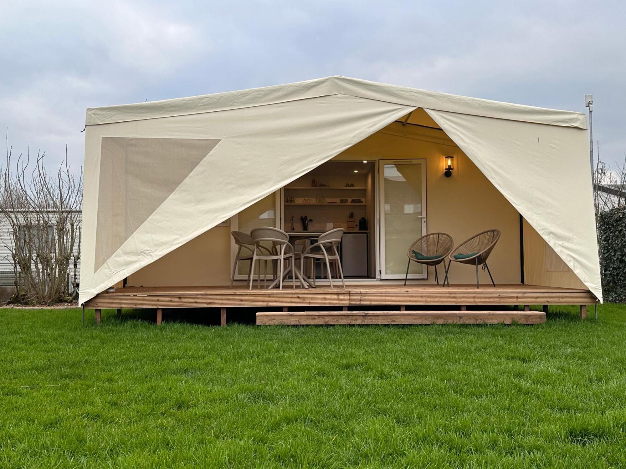 Glamping De Hof Van Eeden Warmond Exteriör bild