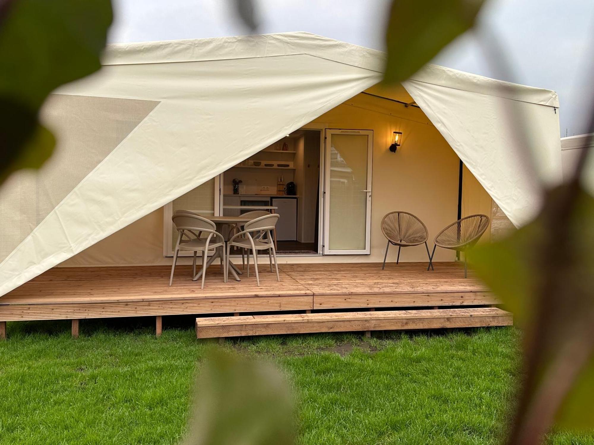 Glamping De Hof Van Eeden Warmond Exteriör bild