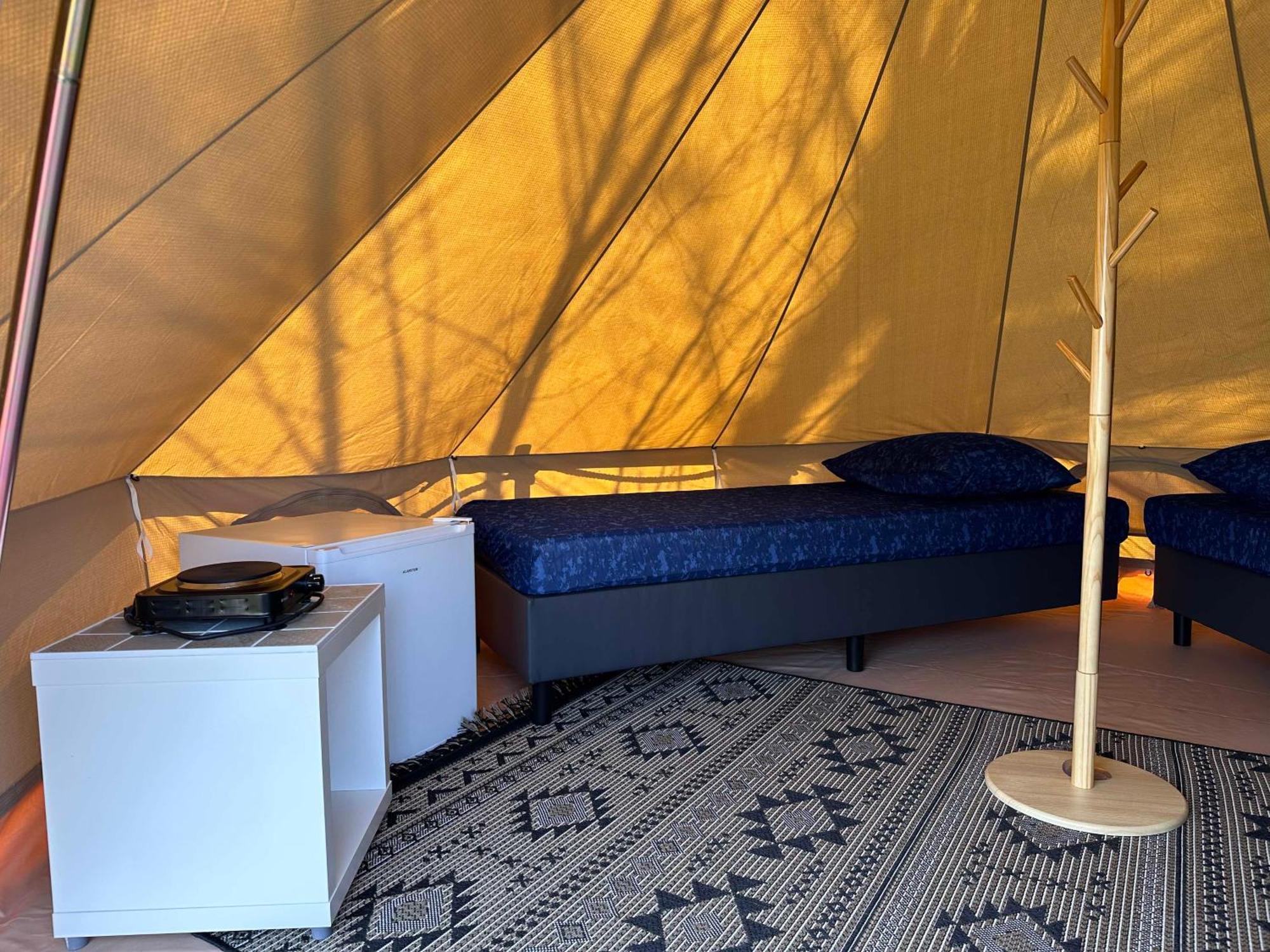 Glamping De Hof Van Eeden Warmond Exteriör bild